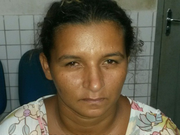 Francinete Ferreira Nascimento foi presa em São José de Ribamar pelo crime de tráfico de drogas (Foto: Divulgação/Polícia)