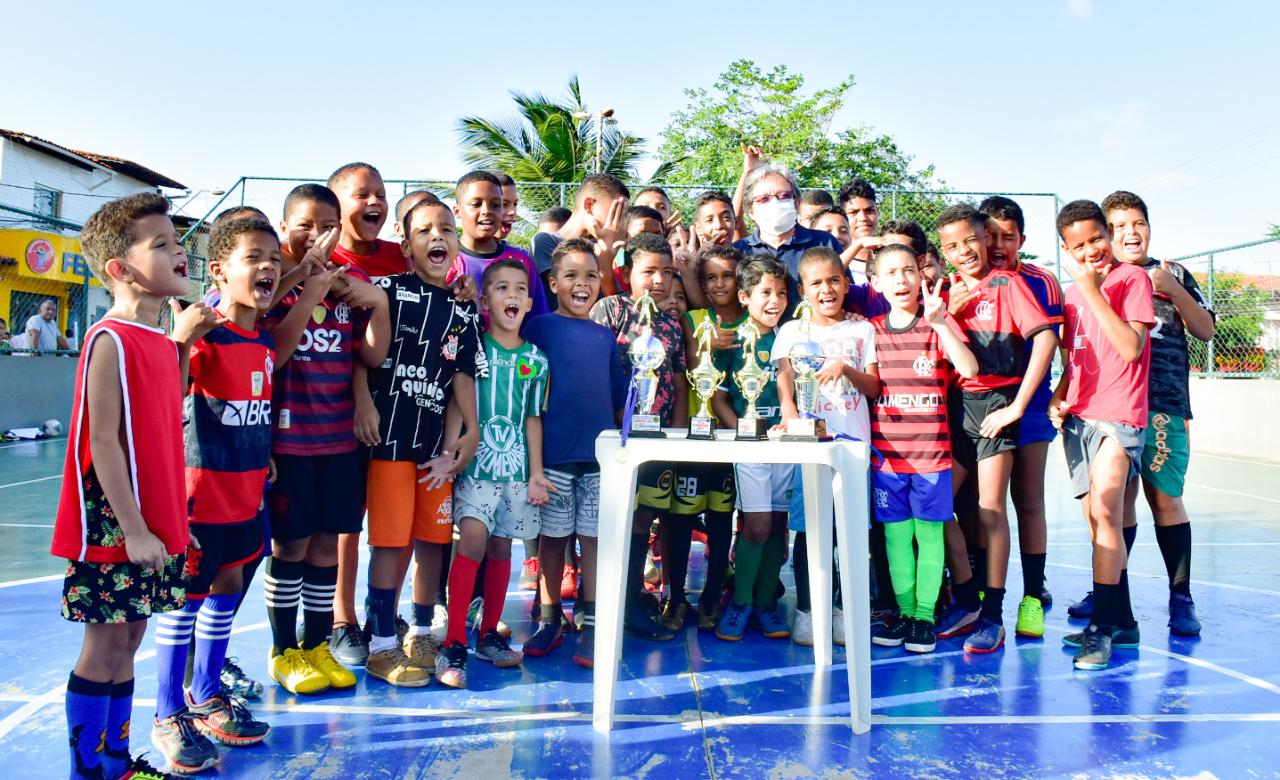 Dr Gutemberg realiza ações do Dia das Crianças em bairros de São Luís