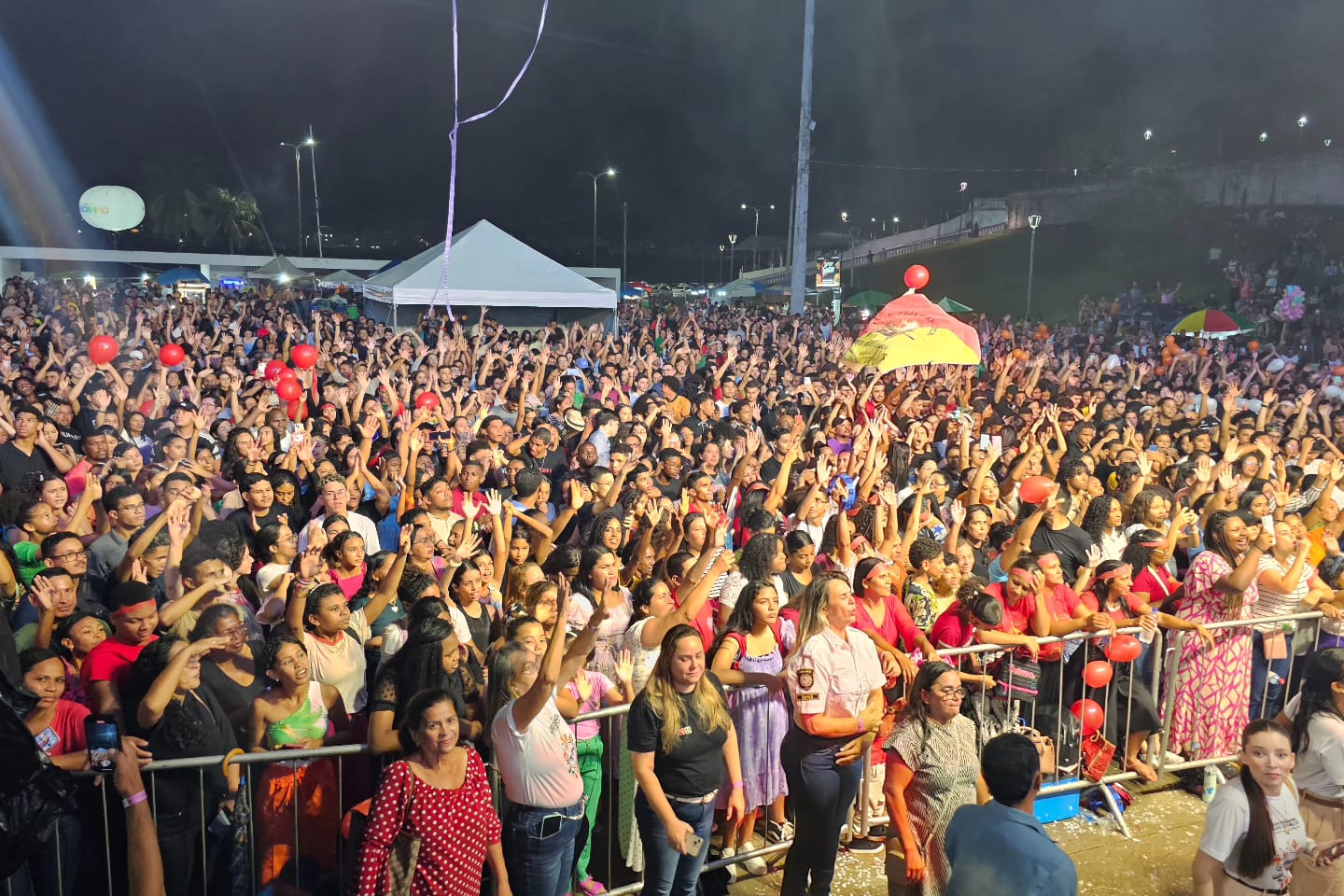 O evento já se tornou tradição entre a juventude cristã, reuniu milhares de pessoas (Foto: Divulgação)