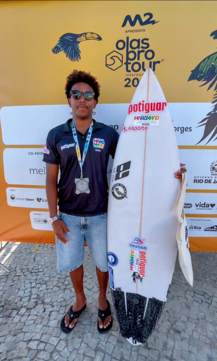 Kadu Pakinha brilha e conquista vice-campeonato no Circuito Latino-Americano de Surf Sub-18