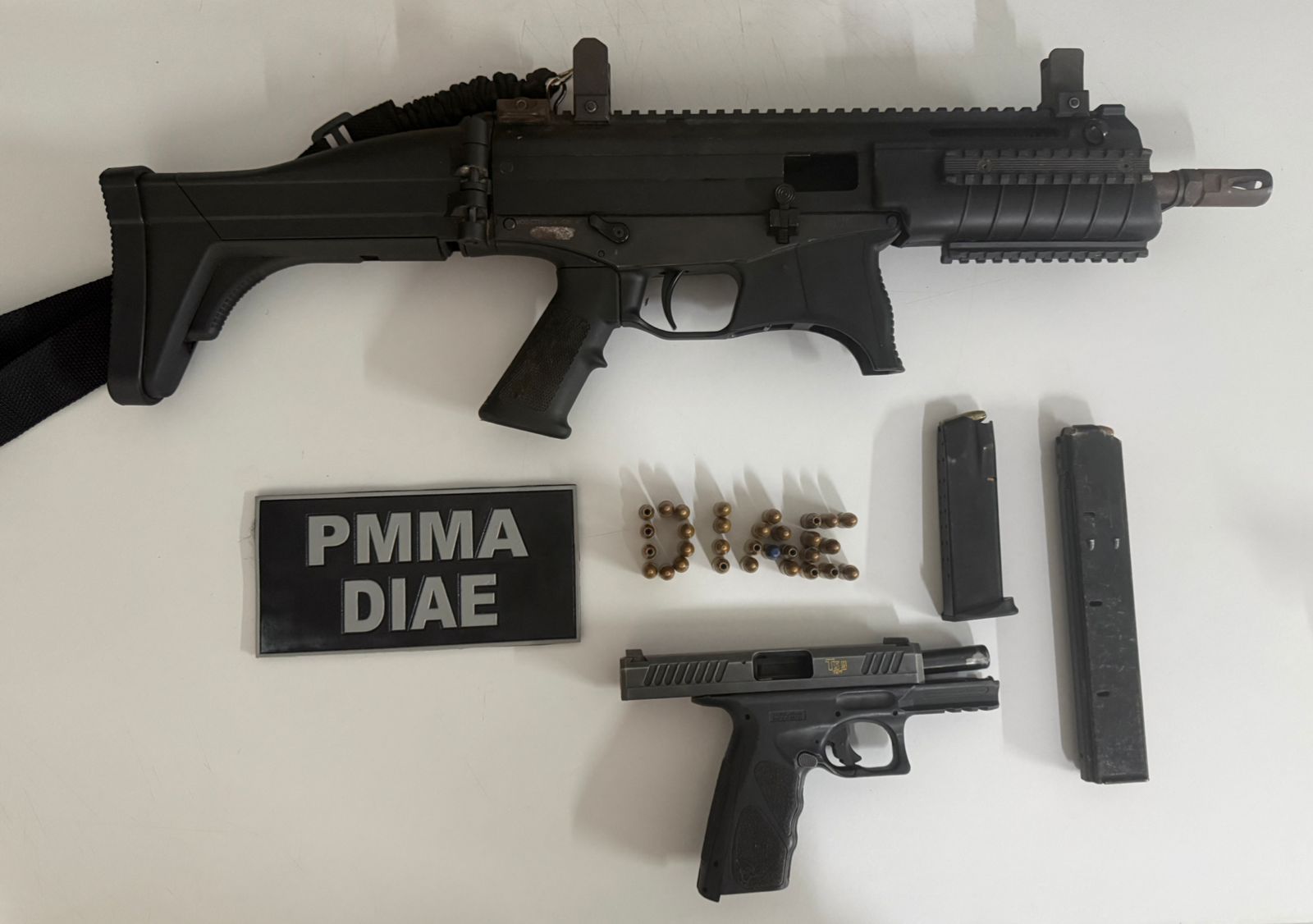 PM prende líder de facção com submetralhadora em São Luís PM prende líder de facção com submetralhadora em São Luís