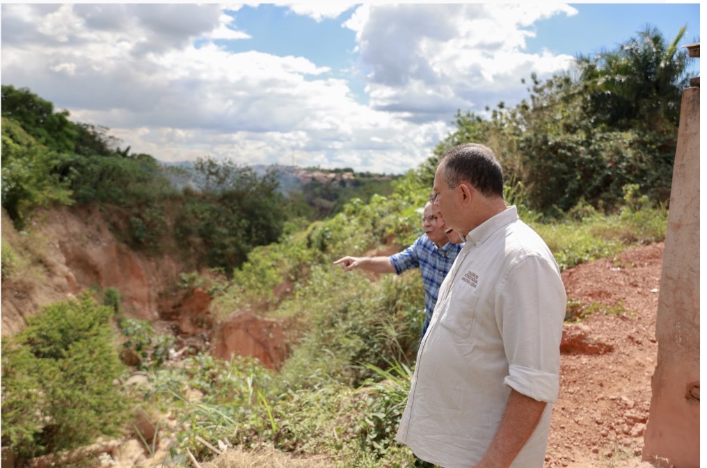 Governo do Maranhão entrega sistema de abastecimento de água e autoriza obras para contenção de erosões em Açailândia